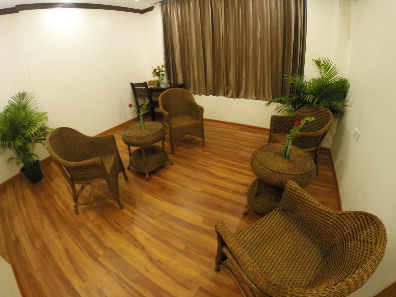 โรงแรมวิตารี ย่างกุ้ง ภายนอก รูปภาพ