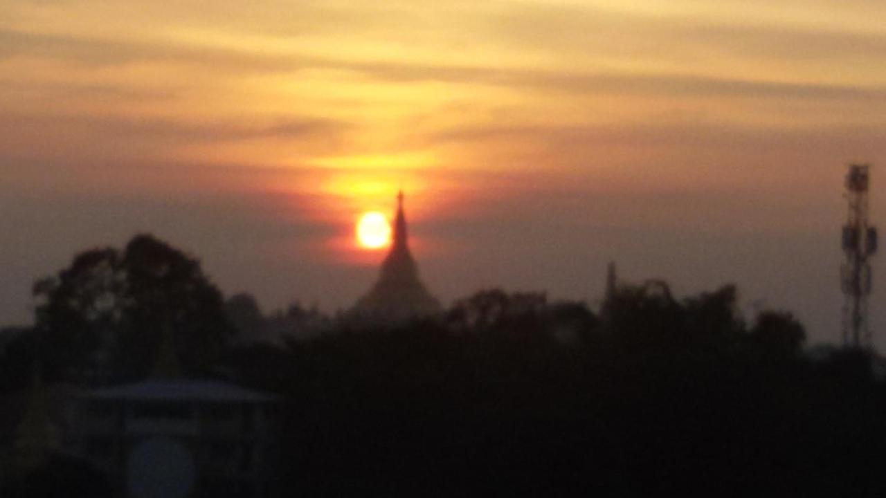 โรงแรมวิตารี ย่างกุ้ง ภายนอก รูปภาพ