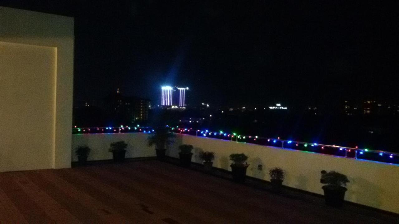 โรงแรมวิตารี ย่างกุ้ง ภายนอก รูปภาพ