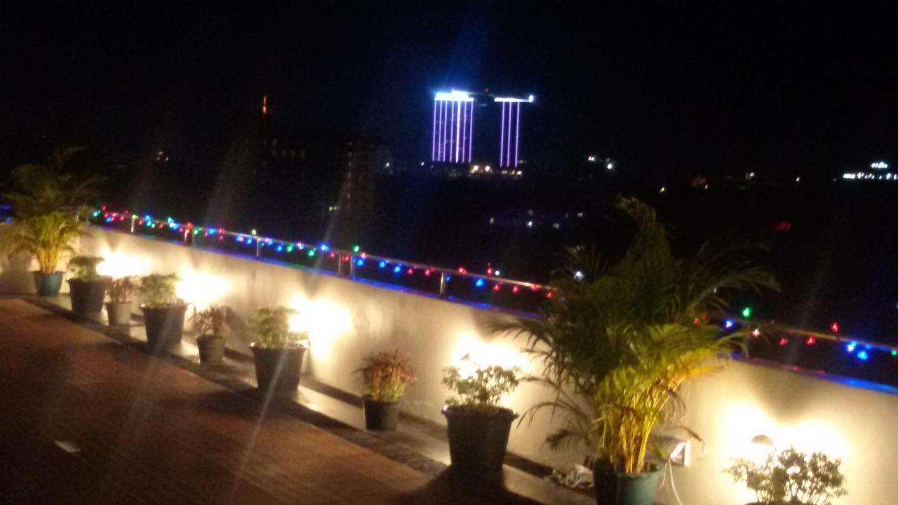 โรงแรมวิตารี ย่างกุ้ง ภายนอก รูปภาพ