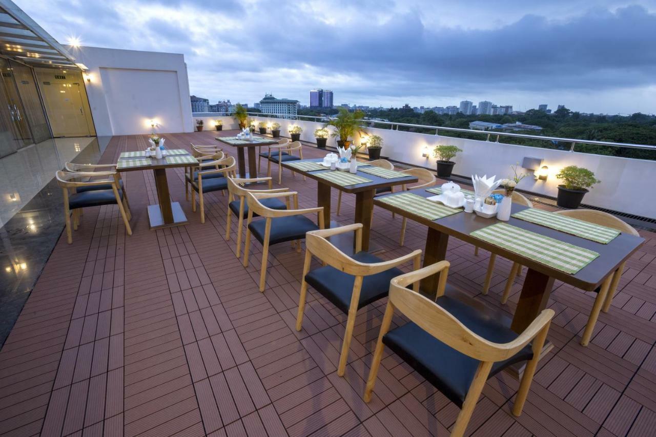 โรงแรมวิตารี ย่างกุ้ง ภายนอก รูปภาพ
